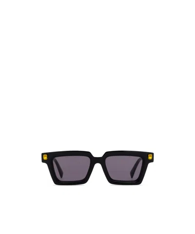 Kuboraum Geometric Sunglasses In Black