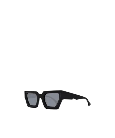 Kuboraum Geometric Sunglasses In Black