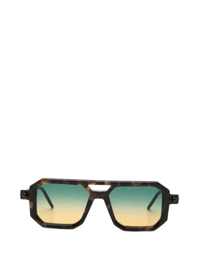 Kuboraum Geometric Sunglasses In Black