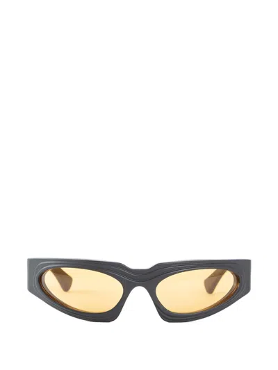 Kuboraum Geometric Sunglasses In Gray