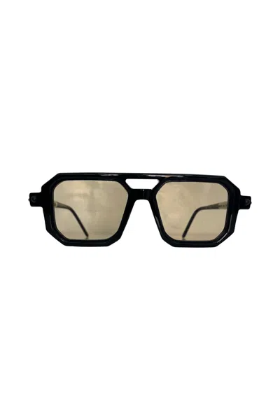 Kuboraum Mask P8 Byb In Black Shine/ Ivory/ Light Brown Lens