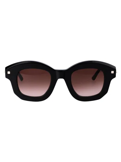 Kuboraum J1 Square-frame Sunglasses In Schwarz