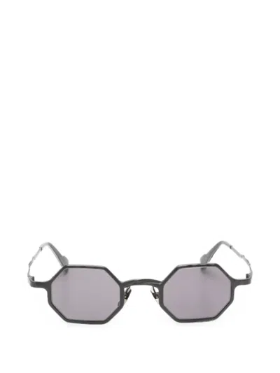 Kuboraum Z19 기하학 프레임 선글라스 In Gray
