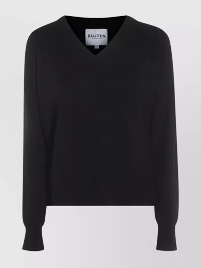 Kujten Long Sleeve V-neck Knitwear Top In Black