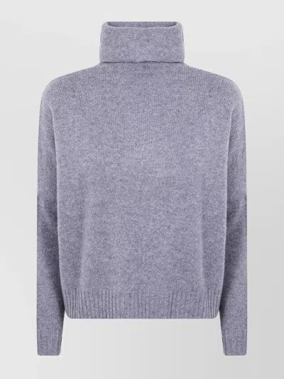 KUJTEN TILA LONG SLEEVE TURTLENECK KNIT SWEATER