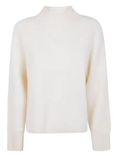 Kujten Turtleneck Sweater In White