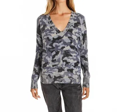 Kujten Wendy V-neck Cashmere Sweater In Blue Camo In Multi