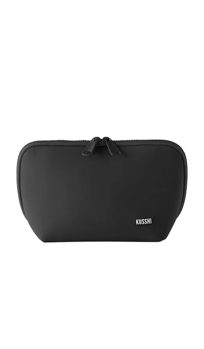 Kusshi Neoprene Makeup Bag In 黑色 & 粉红