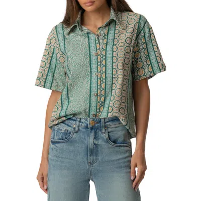 Kut From The Kloth Aida Stretch Cotton Blend Short Sleeve Button-up Top In Animal Print