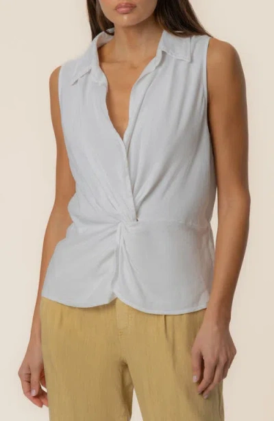 Kut From The Kloth Sara Sleeveless Shirt In White