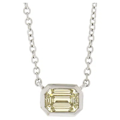 Pre-owned Kwiat 18k White Gold .40ct Fancy Light Yellow Diamond Solitaire Pendant Necklace