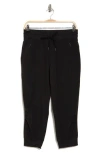 Kyodan Four-way Stretch Woven Capri Pants In Black