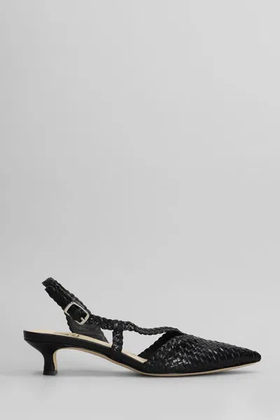 L Arianna Pumps
