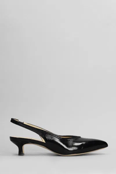 L Arianna Pumps
