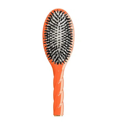 La Bonne Brosse N.02 The Essential Do-it-all Brush In Orange