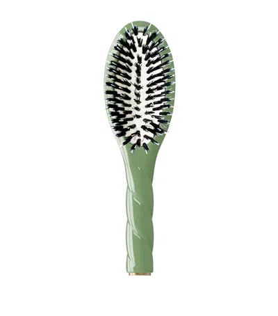 La Bonne Brosse N.02 The Essential Petite Brush In Green