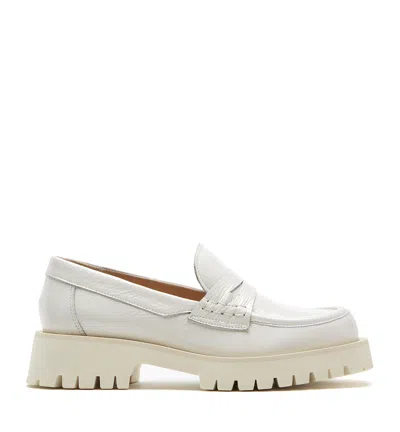 La Canadienne Benny Crinkle Leather Loafer In White