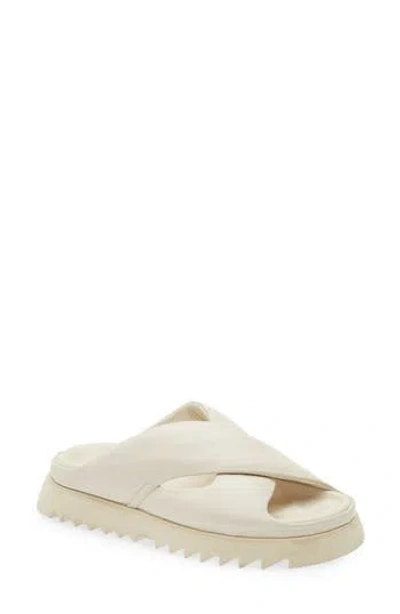 La Canadienne Brittney Slide Sandal In White