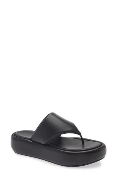 La Canadienne Gillie Platform Flip Flop In Black