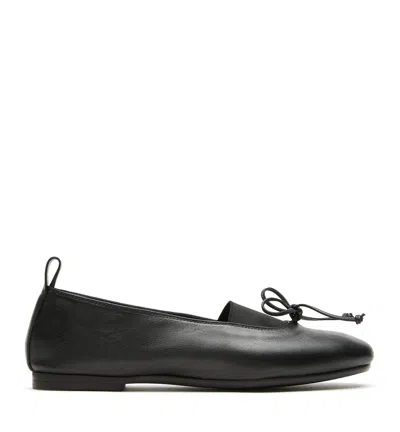 La Canadienne Graduate Leather Ballet Flat In Black