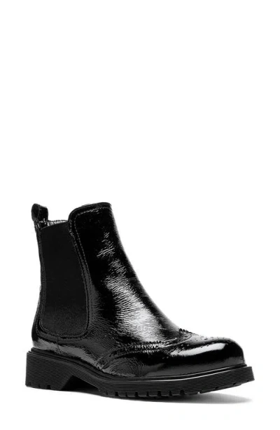 La Canadienne Hansel Wingtip Waterproof Chelsea Boot In Black