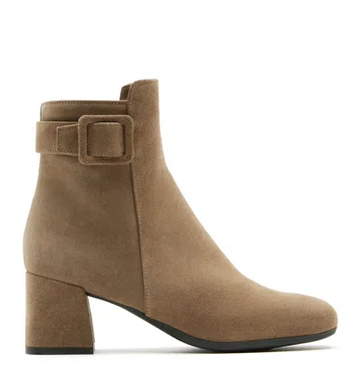 La Canadienne Jet Suede Bootie In Toast