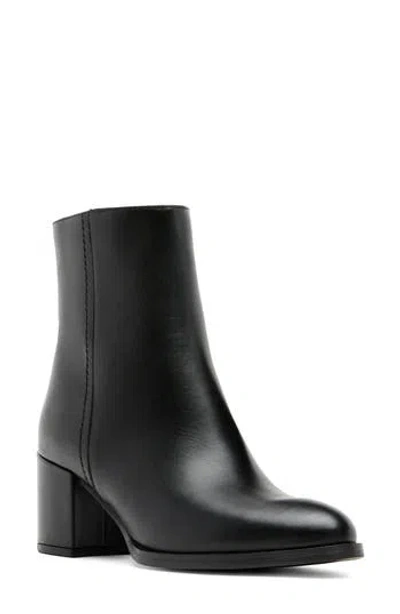 La Canadienne Kent Leather Bootie In Black Leather