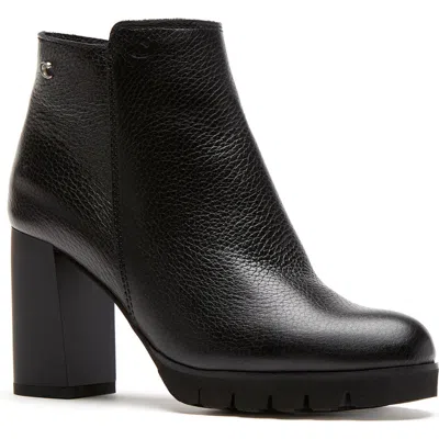 La Canadienne Maya Waterproof Bootie In Black Pebble Leather