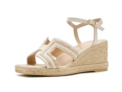 La Canadienne Rosia In White