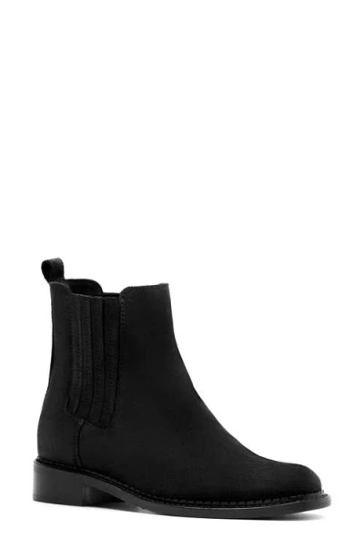 La Canadienne Siera Chelsea Boot In Black
