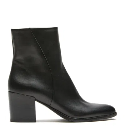 La Canadienne Tact Leather Heeled Bootie In Black