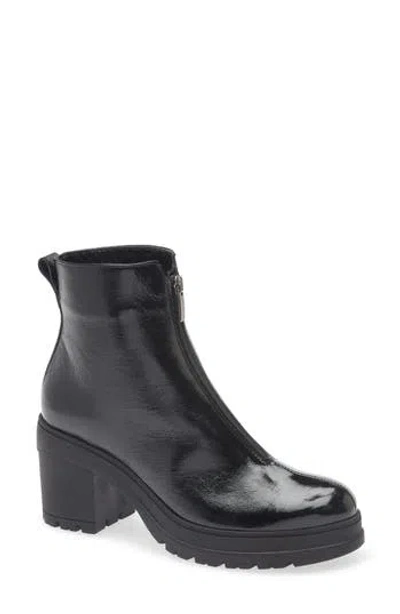 La Canadienne Wave Lug Sole Bootie In Black