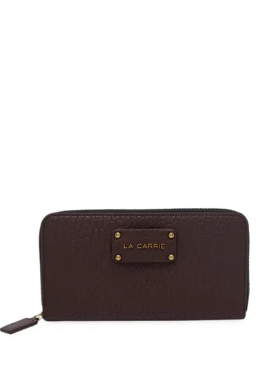 La Carrie Logo-plaque Pebbled Wallet In Brown