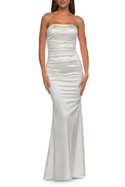 La Femme Chic Strapless Liquid Jersey Gown With Ruching In White