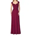 La Femme Fitted Scalloped Sweetheart Evening Dress In Wine In Pink