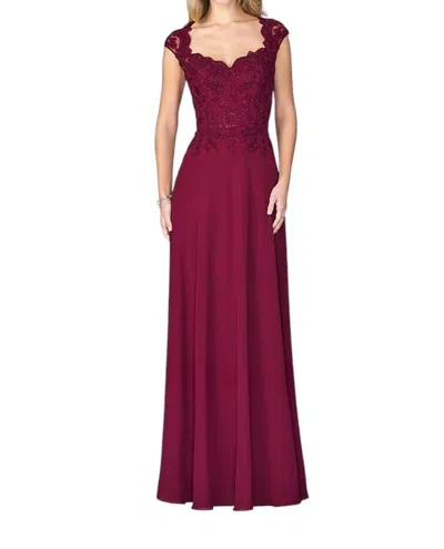 La Femme Fitted Scalloped Sweetheart Evening Dress In Wine In Pink