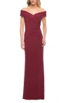 La Femme Off The Shoulder Jersey Dress With Ruching In Wine