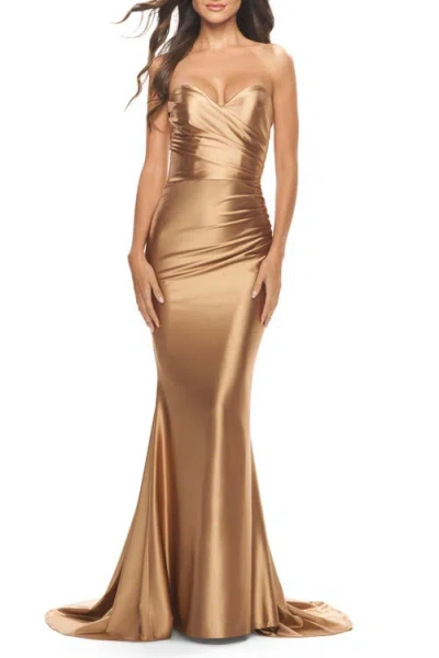 La Femme Sweetheart Trumpet Liquid Jersey Gown With Ruching
