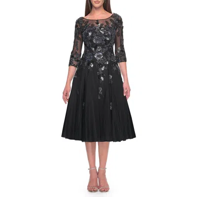 La Femme Unique Lace And Tulle Knee Length Dress With Sleeves In Black