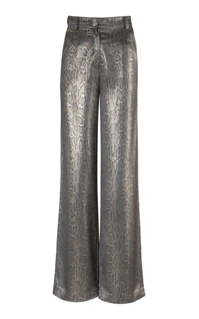 La Fuori Moda Operandi In Gray