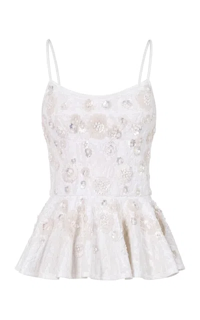 La Fuori Pearl Camelia Halo Top In White