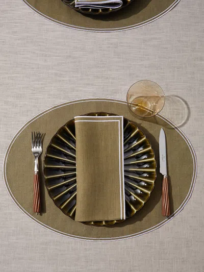 La Gallina Matta Oval Linen Placemats (set Of 4)  Abask Gift Set In Brown
