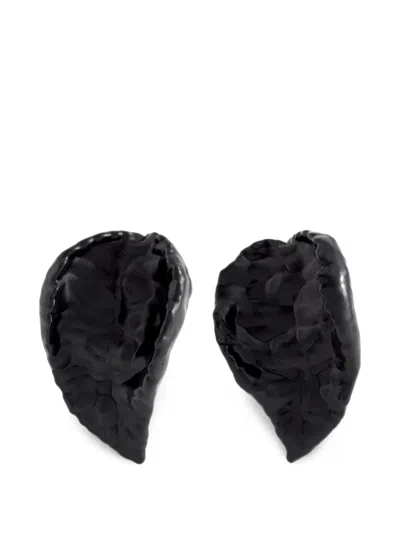 La Manso 리프 모티프 이어링 In Black