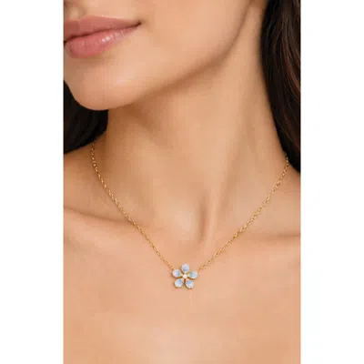 La Meno Blue Flower Pendant Necklace In Gold