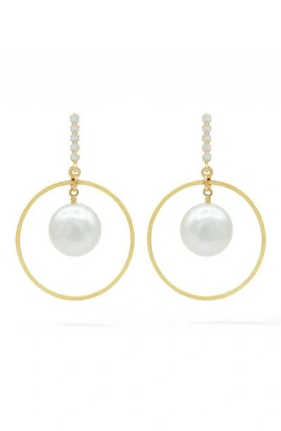 La Meno Halo Freshwater Pearl Drop Earrings In Gray
