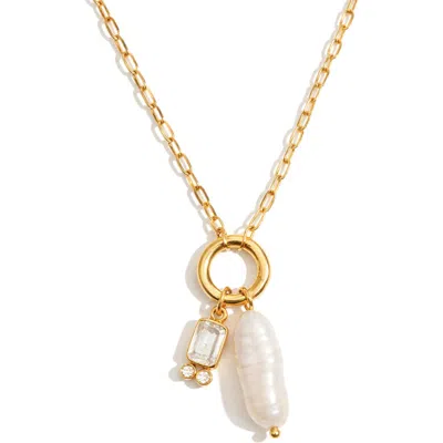 La Meno Pearl Shimmer Pendant Necklace In Gold