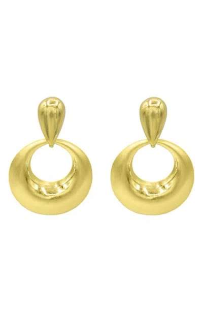 La Meno Roman Holiday Hoop Earrings In Gold