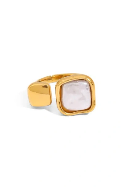 La Meno Square Faux Pearl Ring In Gold