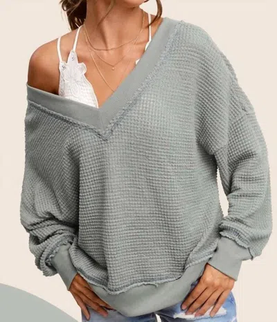 La Miel Waffle V Neck Top In Sage In Gray