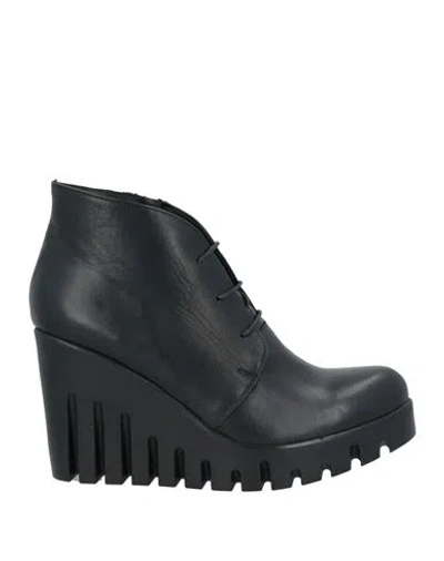 La Pinta Woman Ankle Boots Black Size 10 Leather